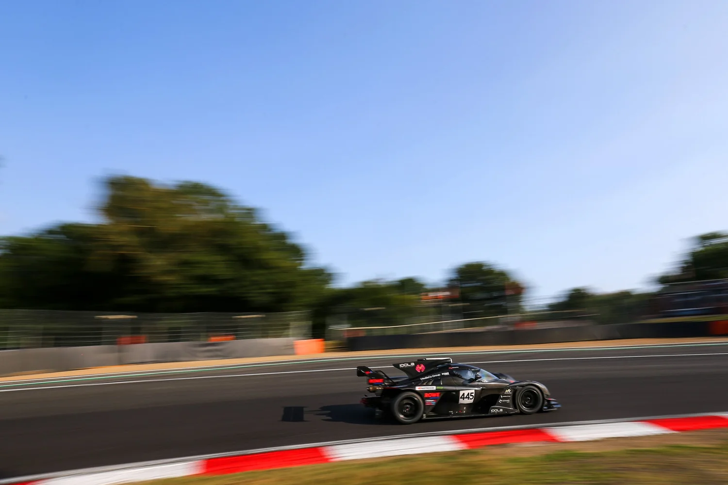 Praga at Brands Hatch — photo 2